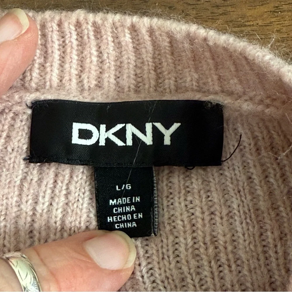 DKNY Blush Pink Ribbed Knit Sweater L Soft Cozy Crewneck Pullover Winter - Picture 5 of 7